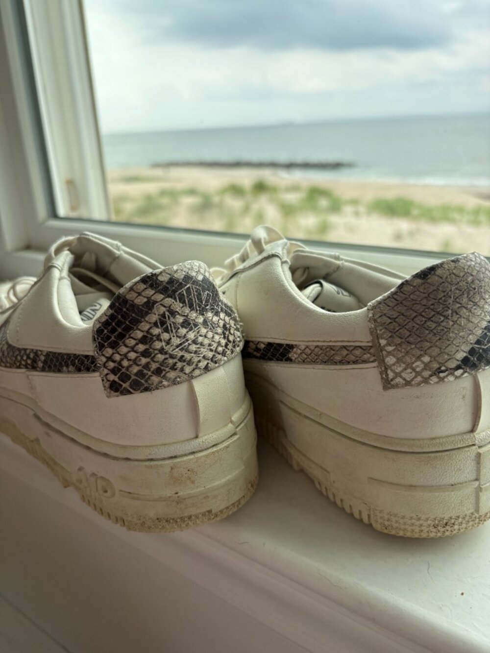 Nike Air Force 1 Low Pixel SE Snake Women’s Size 11 - Picture 12 of 14